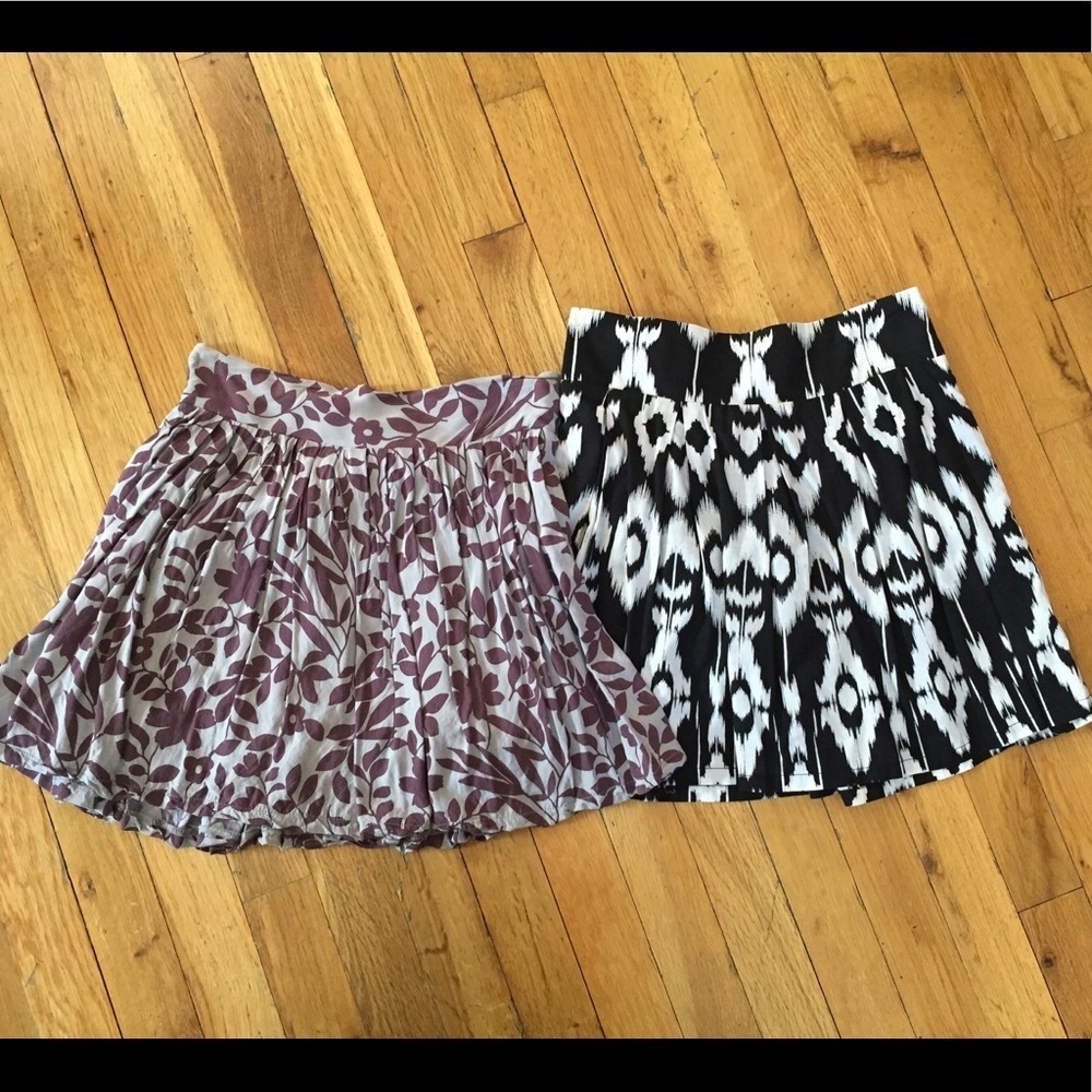2 Forever 21 Patterned Mini Skirts Sz S/M